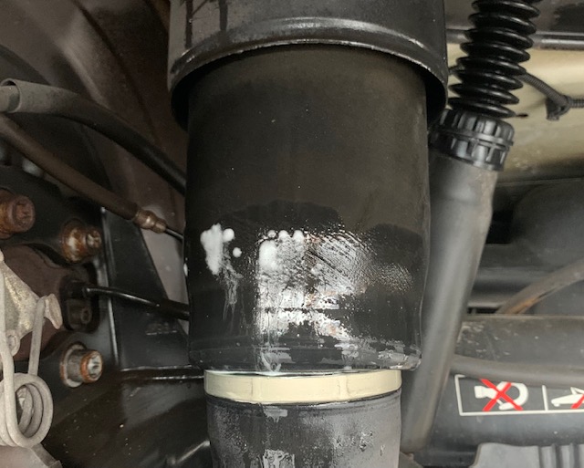 車高が下がる