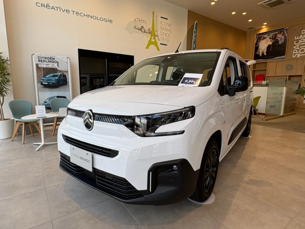 シトロエンショールーム展示車