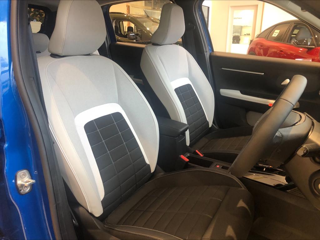 新型C3　インテリア🚗