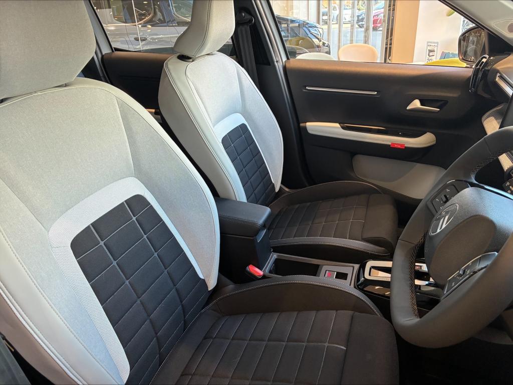 新型C3　インテリア🚗