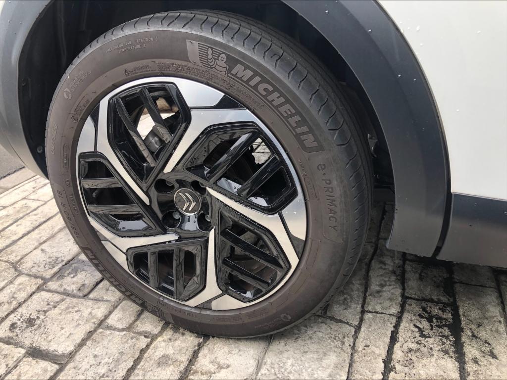 認定中古車　C4　エクステリア