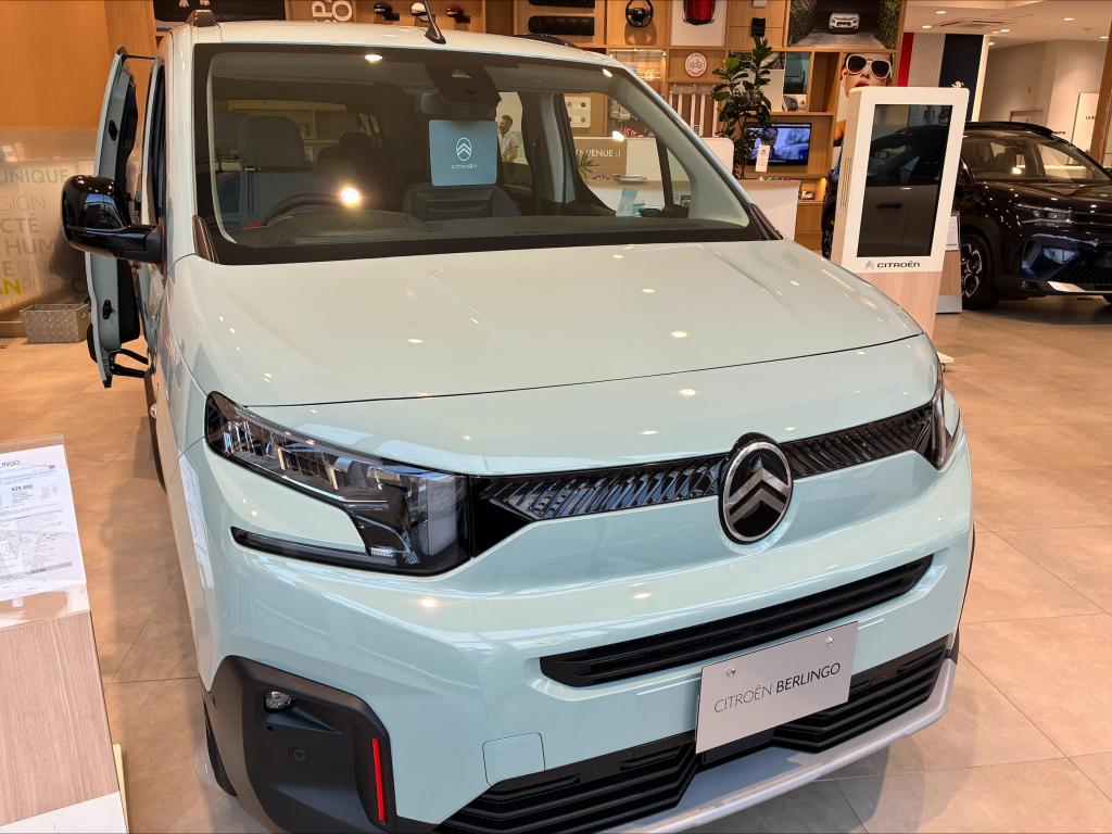 BERLINGO　XTRPACK　展示中　インテリア🚗